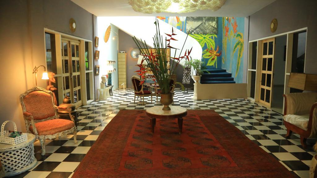 Bushman Cafe Hotel อาบีจาน ภายนอก รูปภาพ