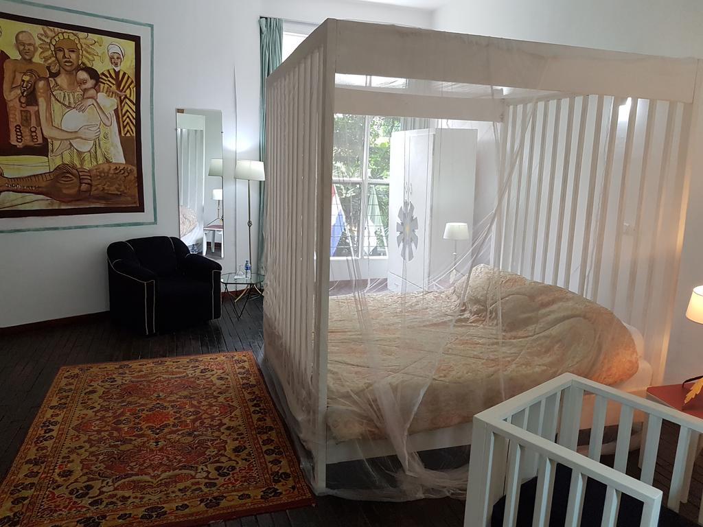 Bushman Cafe Hotel อาบีจาน ภายนอก รูปภาพ
