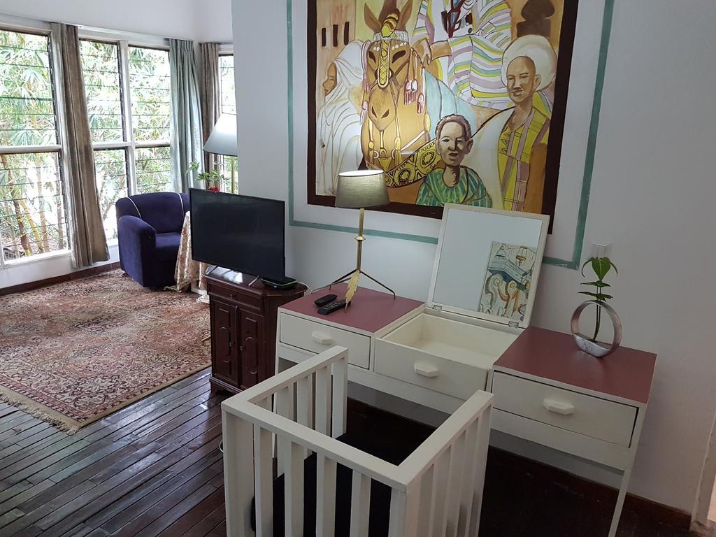 Bushman Cafe Hotel อาบีจาน ภายนอก รูปภาพ