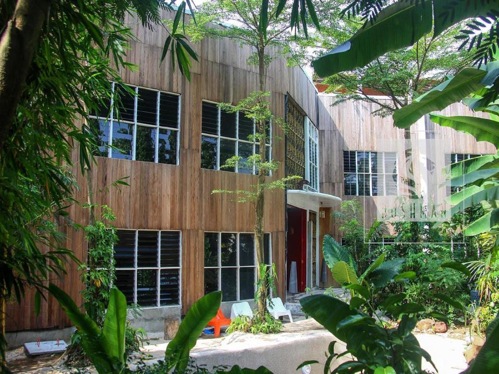 Bushman Cafe Hotel อาบีจาน ภายนอก รูปภาพ